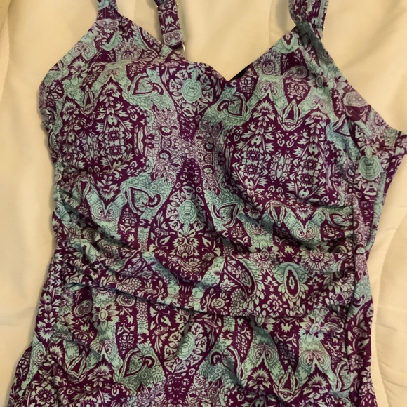 Sea & Sand Beachwear One Piece Bathing suit - Picture 6 of 7